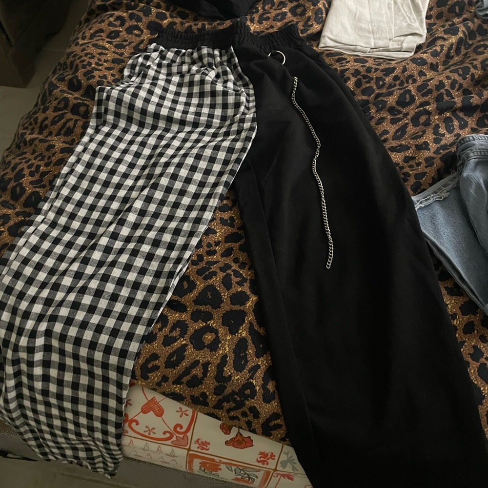 Black & white patterned pants